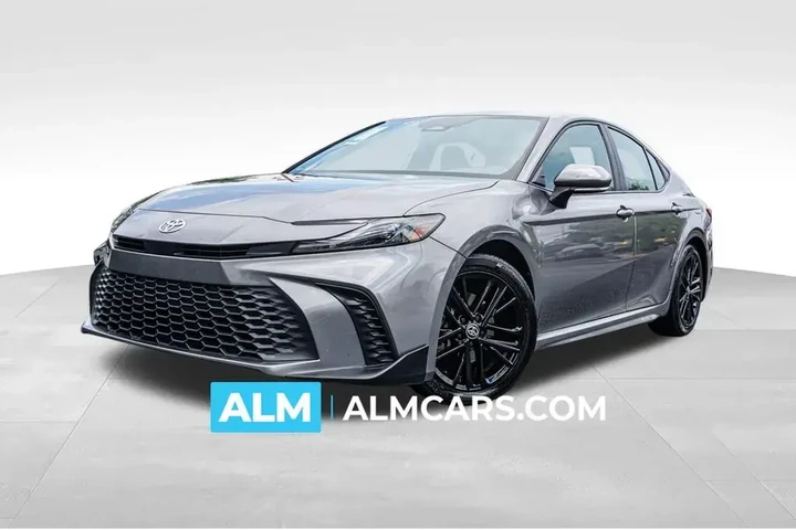 $26920 : Toyota Camry 2025 SE 4dr Sed image 1