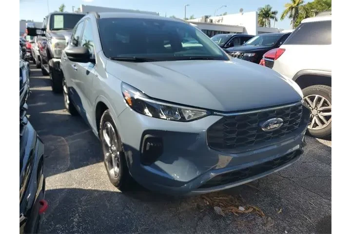 $20590 : Ford Escape 2024 ST-Line 4dr image 2