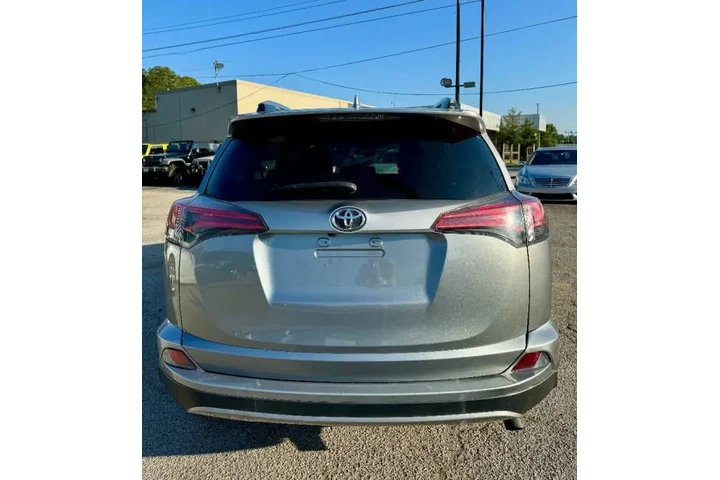 $8900 : 2017 RAV4 XLE image 9