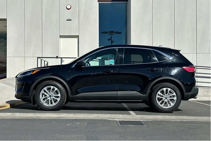 $19900 : Ford Escape 2022 SE 4dr SUV image 6