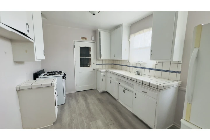 $2200 : 1 RECAMARA EN MID-CITY LA BREA image 4