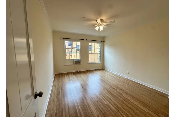 $1450 : Spacious 1 Bedroom 1 Bath Apt image 4