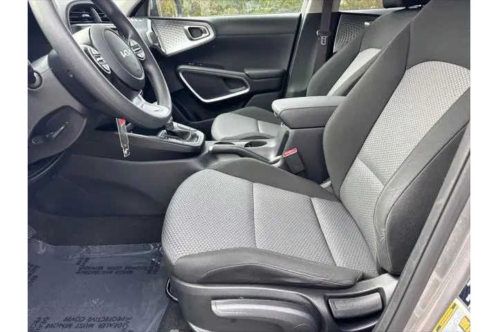 $16120 : Kia Soul 2023 LX 4dr Crossov image 9