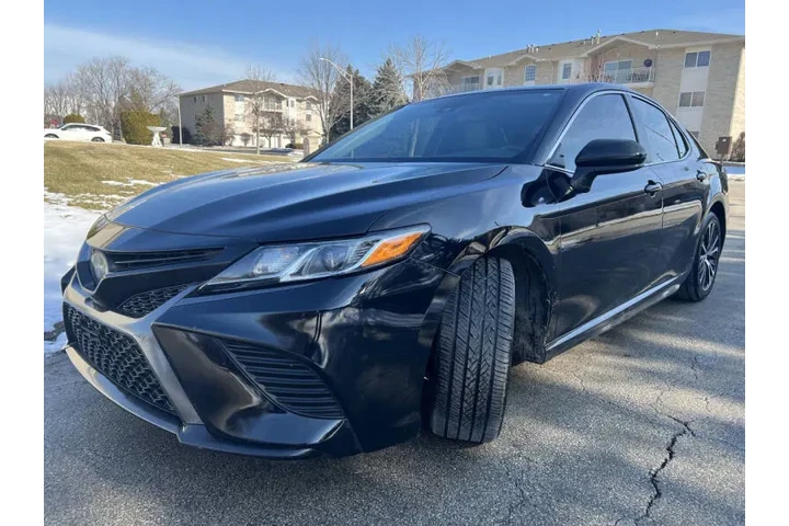 $11997 : 2019 Camry SE image 5