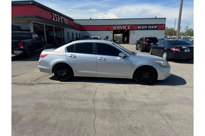 $7980 : 2012 Accord Sdn 4dr I4 Auto SE image 1