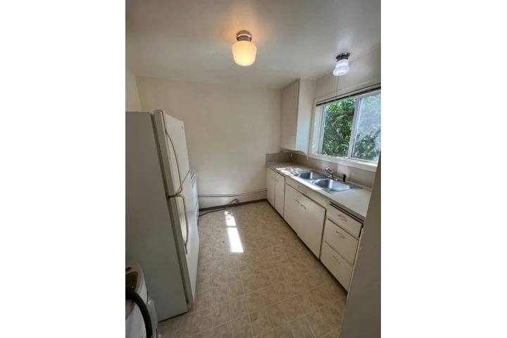 $1100 : Cozy 1 bedroom apartment image 1