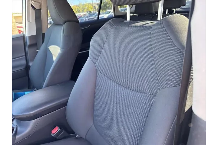 $22995 : Toyota RAV4 2023 LE 4dr SUV image 6