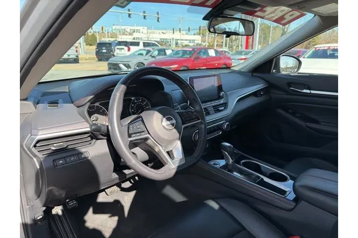 $21903 : Nissan Altima 2024 2.5 SR 4d image 9