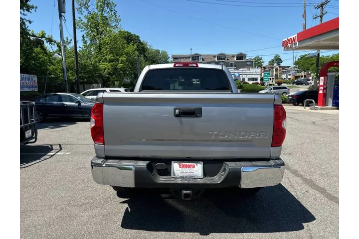 $28499 : 2018 Tundra SR5 image 6