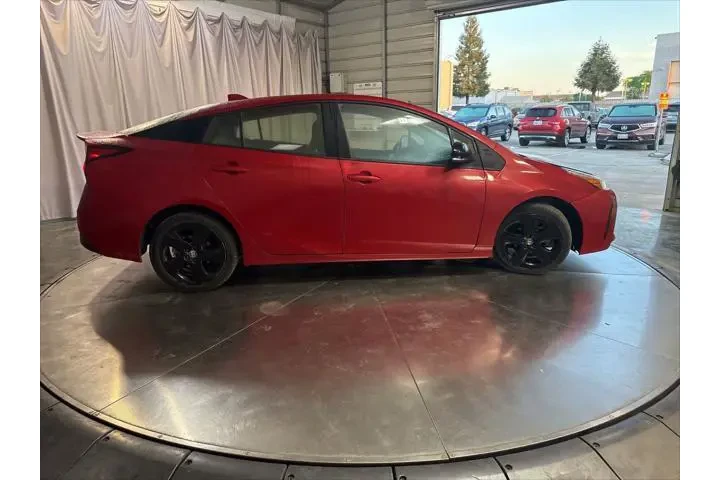 $18999 : Toyota Prius 2021 L Eco 4dr image 4
