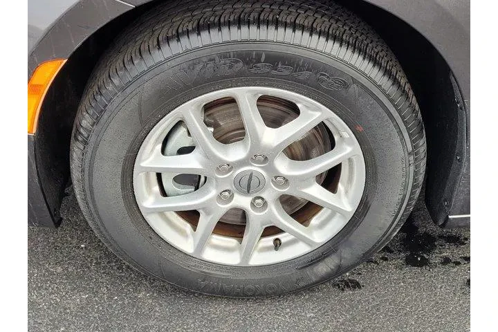 $25988 : Chrysler Voyager 2023 LX 4dr image 9