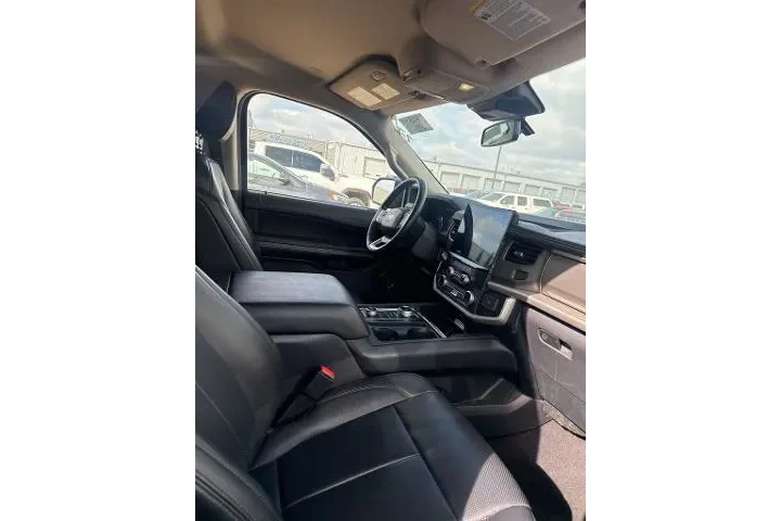 $39995 : Ford Expedition 2024 4x4 XLT image 5