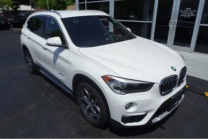 $15990 : 2017 BMW X1 image 9