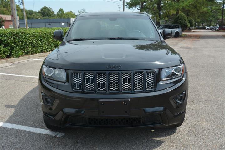 2015 Grand Cherokee Altitude image 3