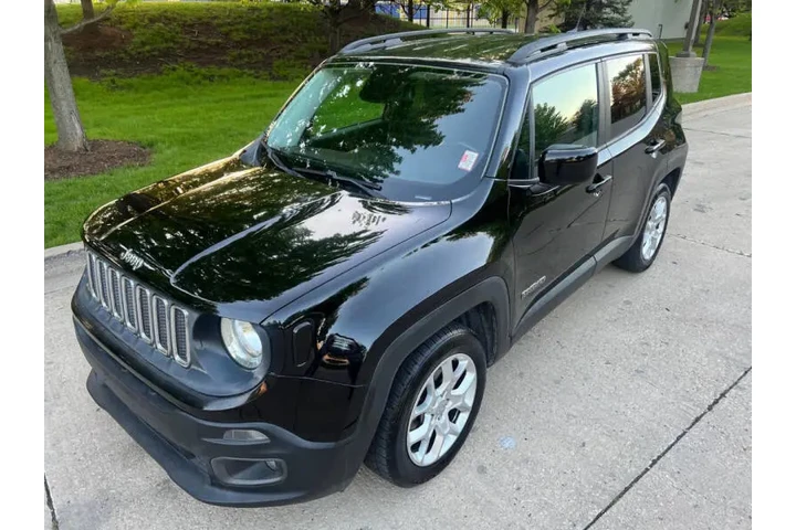$9997 : 2017 Renegade Latitude image 10