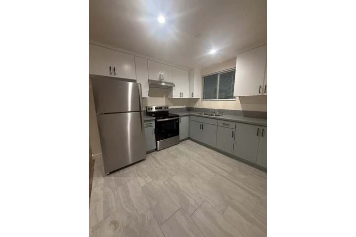 $5500 : casa nueva 22 y Hooper image 1