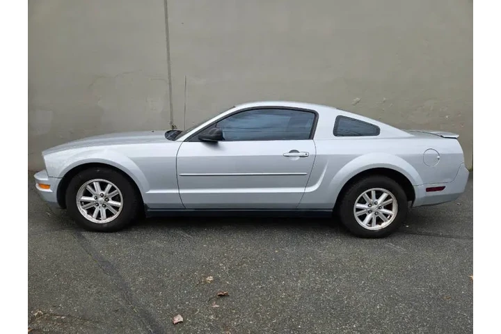 $4999 : 2008 Mustang V6 Premium image 3
