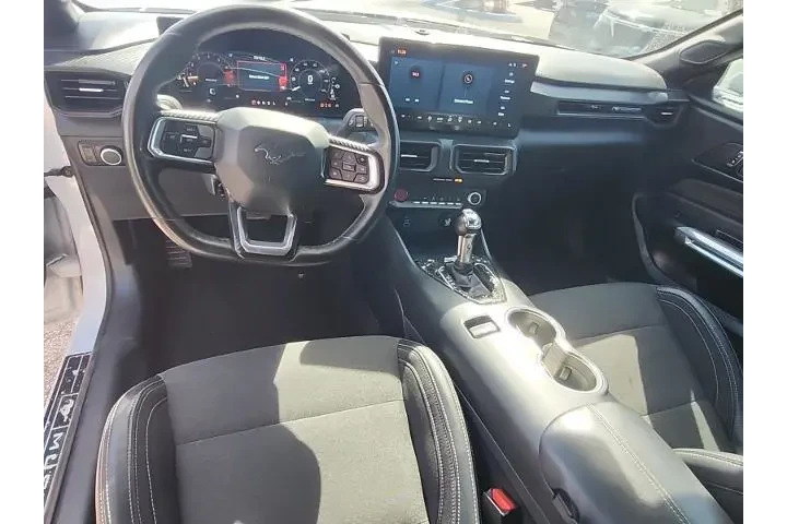 $27998 : Ford Mustang 2024 EcoBoost 2 image 7