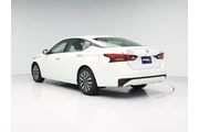 $20998 : Nissan Altima 2024 2.5 SV 4d thumbnail