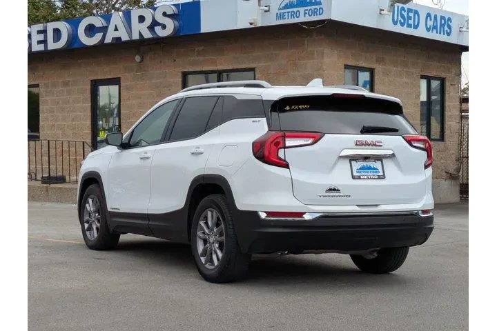 $21899 : GMC Terrain 2023 SLT 4dr SUV image 6