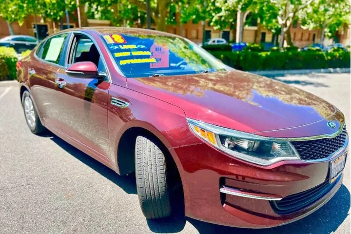 $14995 : 2018 Optima LX image 3