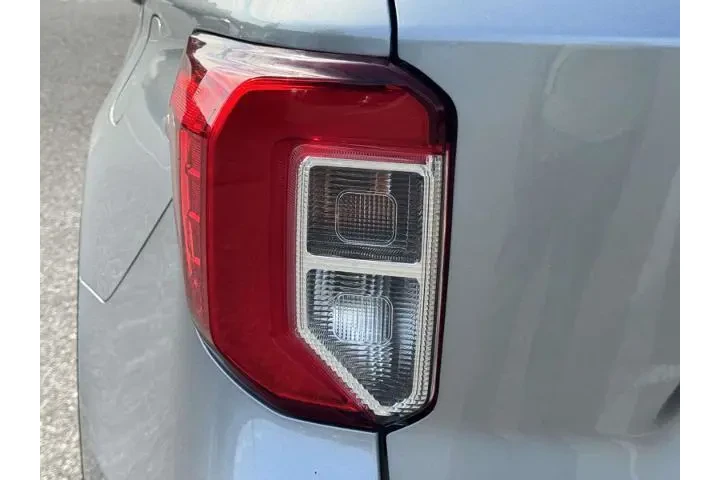 $30895 : Ford Explorer 2022 AWD XLT 4 image 8