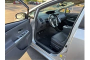 $10000 : 2014 Prius v Five thumbnail