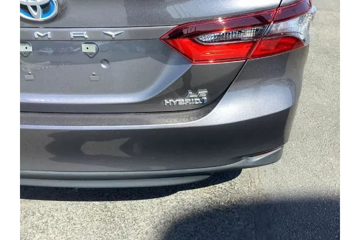 $26950 : Toyota Camry Hybrid 2023 LE image 9