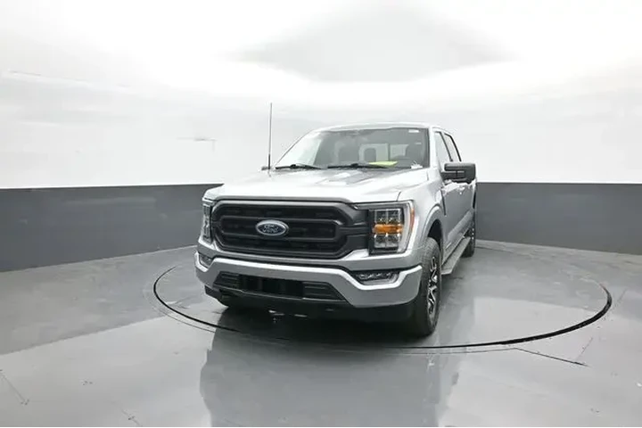 $39939 : Ford F-150 2023 4x4 XLT 4dr image 4