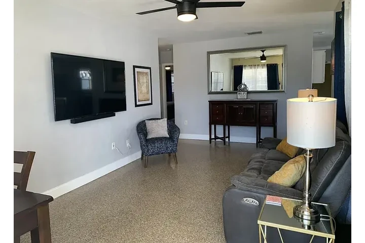 $2000 : HOUSE RENT IN TAMPA FLORIDA ! image 6