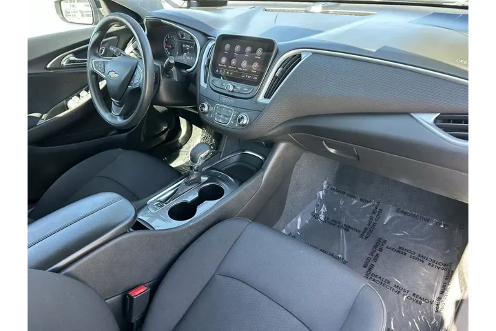 $16395 : Chevrolet Malibu 2023 LT 4dr image 8