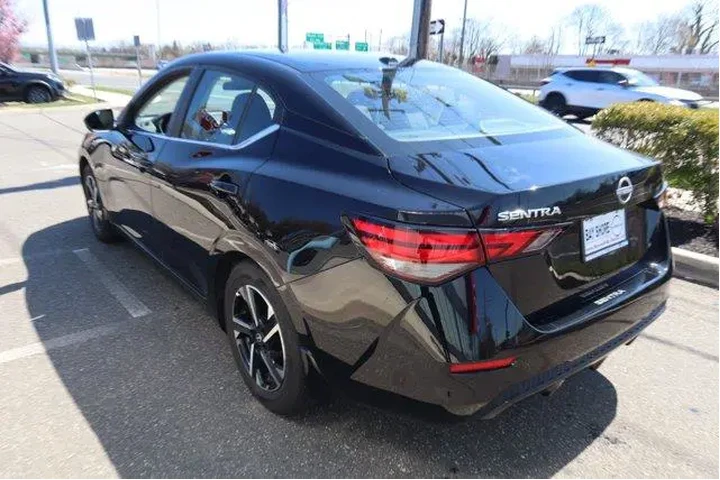 $18752 : Nissan Sentra 2025 SV 4dr Se image 7
