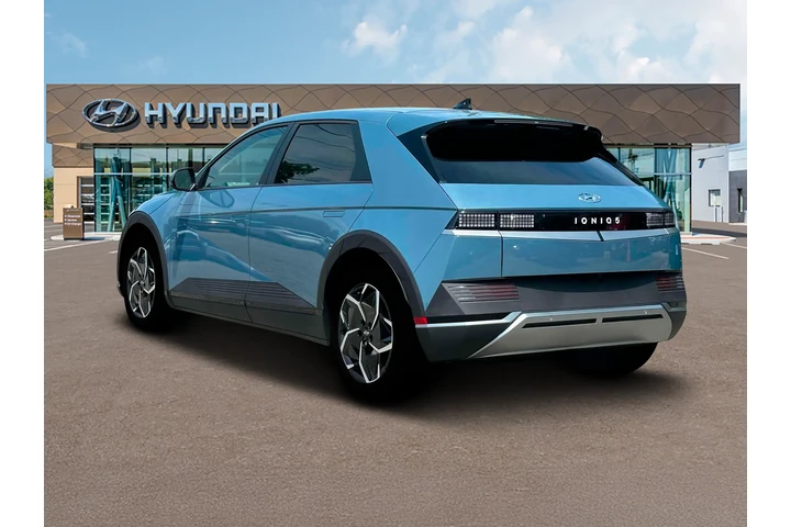 $23990 : Hyundai IONIQ 5 2024 SE 4dr image 5