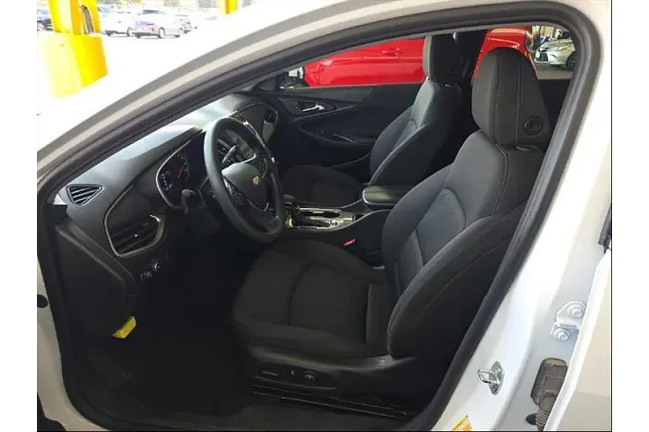 $18995 : Chevrolet Malibu 2023 LT 4dr image 4