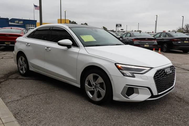 $24788 : 2023 A3 Premium 40 TFSI image 3