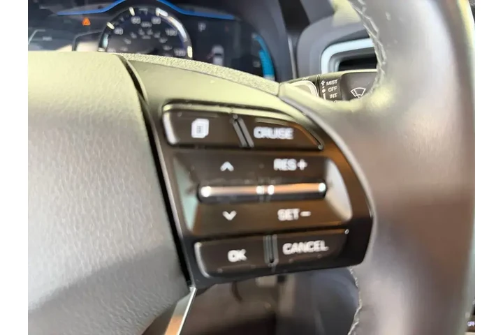 $16000 : Hyundai IONIQ Plug-in Hybrid image 6