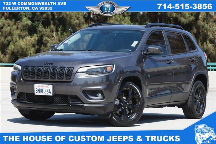 2019 Cherokee Altitude image 1