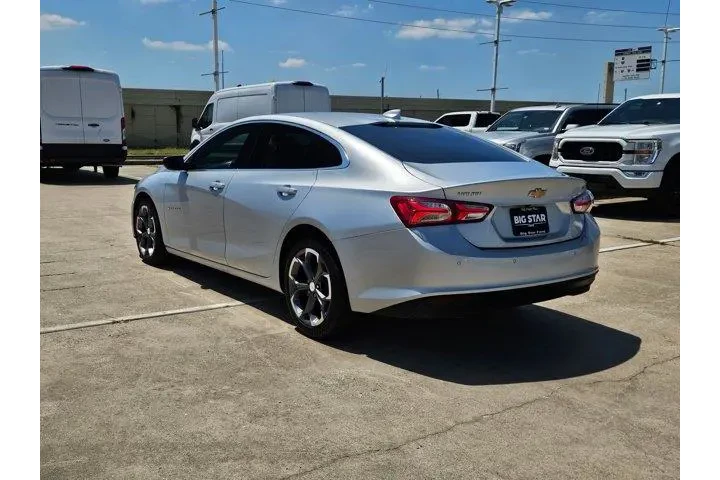 $17625 : Chevrolet Malibu 2022 LT 4dr image 5