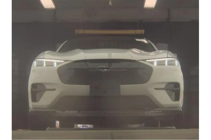 $30399 : Ford Mustang Mach-E 2023 AWD image 4