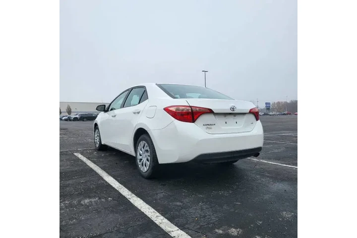 $8999 : 2019 Corolla LE image 6