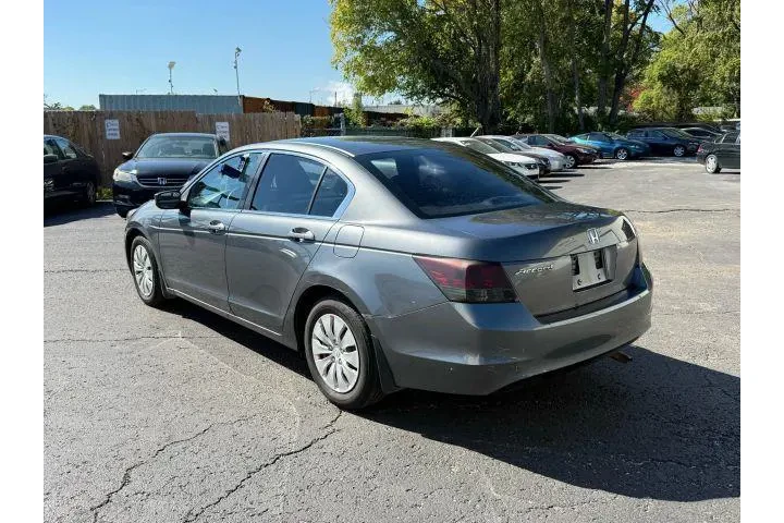 $6399 : Honda Accord 2009 LX 4dr Sed image 4
