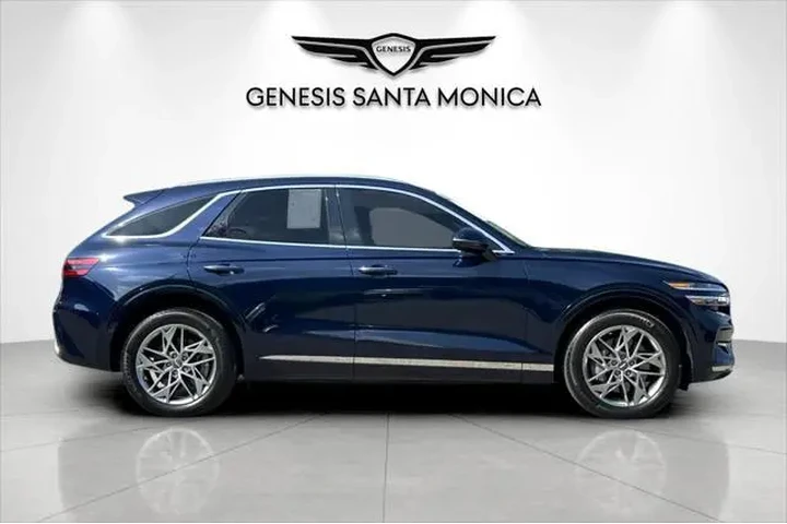 $35558 : Genesis GV70 2023 AWD 2.5T S image 4