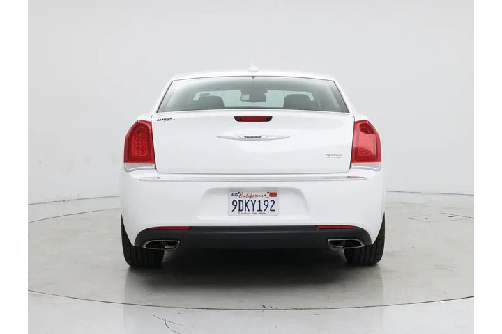 $17998 : Chrysler 300 2019 Touring 4d image 6