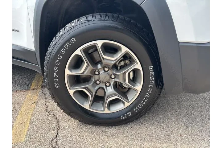 $24174 : Jeep Cherokee 2022 4x4 Trail image 2