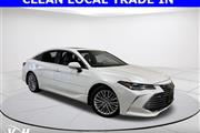 Pre-Owned 2021 Avalon Limited en Milwaukee