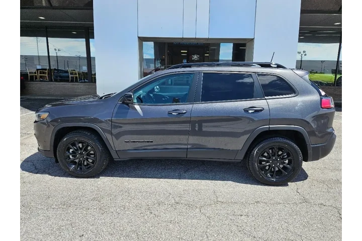 $22418 : Jeep Cherokee 2023 4x4 Altit image 2