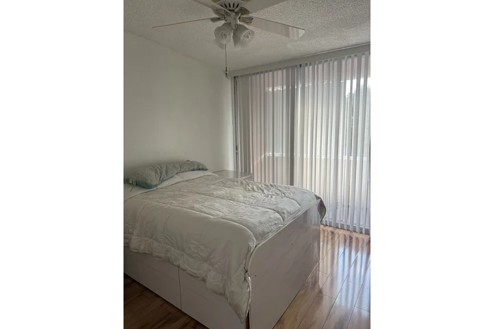 $1000 : Rentó Abitacion amoblada image 3