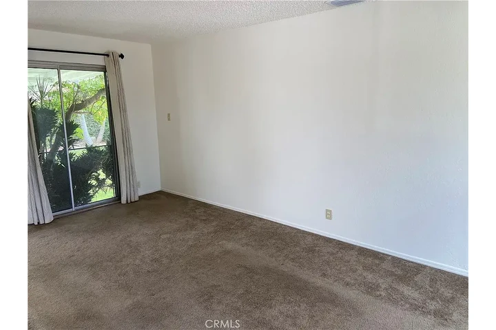 $1095 : 17628 Kornblum Ave, Torrance, image 4