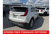 $25989 : Cadillac XT4 2022 Premium Lu thumbnail