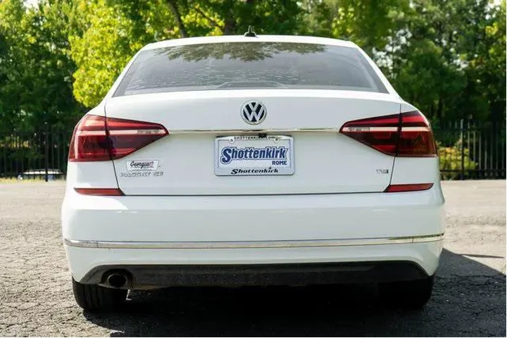 $9999 : Volkswagen Passat 2017 1.8T image 8